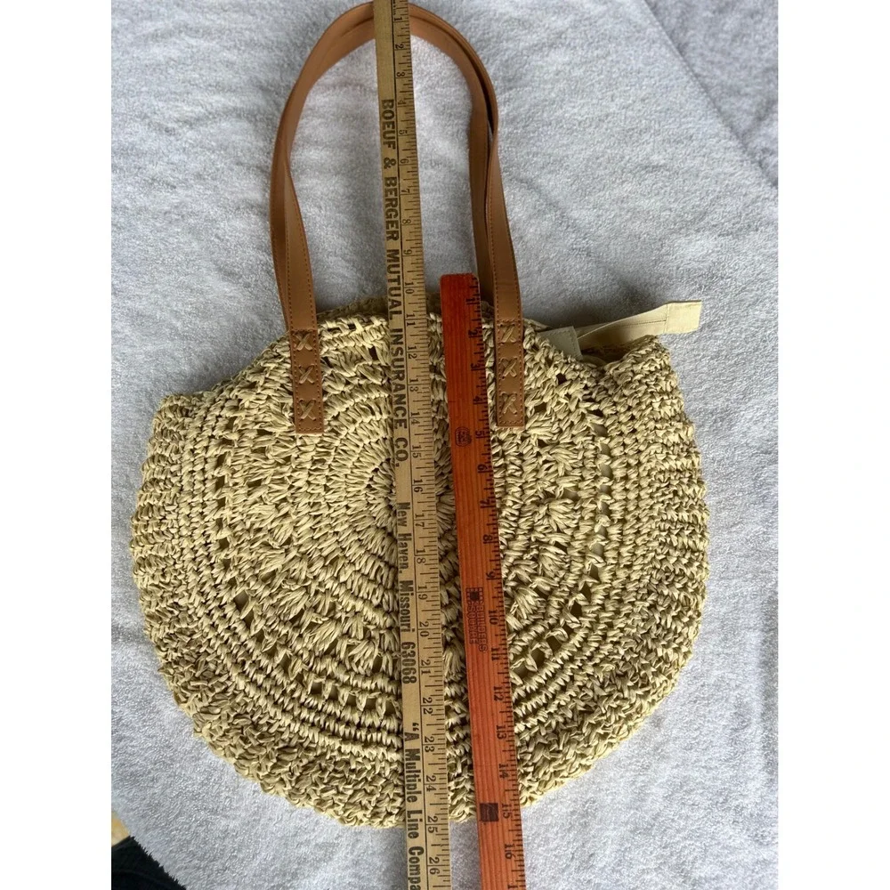 Unbranded Round Straw Tote Bag Woven Lg  Beige EUC Boho Beach Vacation Travel